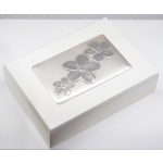 Ezüstözött ékszerdoboz: 4.5 x 13.5 x 18.5 cm